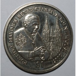 SIERRA LEONE - UC 121 - 1 DOLLAR 2005 - LE PAPE BENOIT XVI EN VISITE À COLOGNE