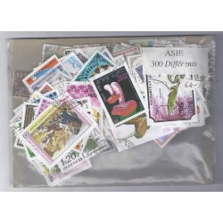 EIN BATCH VON 300 STAMPS VON ASIEN