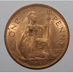 GRANDE BRETAGNE - KM 897 - 1 PENNY 1967 - ELIZABETH II - TACHÉ