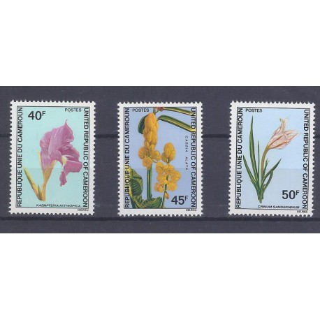 CAMEROUN - 3 TIMBRES - 40, 45 ET 50 FRANCS - FLEURS