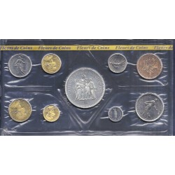 FRANCE - COFFRET FLEUR DE COIN - 1977 B