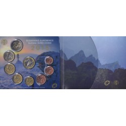 SLOVAQUIE - COFFRET EURO BRILLANT UNIVERSEL 2015 - 8 PIECES (3.88 euros) + 1 MEDAILLE BICOLORE