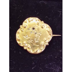 YELLOW GOLD BROOCH - 18 CARATS - FLORAL PATTERN WITH BRILLIANT PINK WAIST