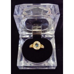 YELLOW GOLD RING - 18 CARATS - 1 CENTRAL SAPPHIRE (4 X 5 mm) AND 28 GLOSSES OF 0.02 CARATS - Size 52