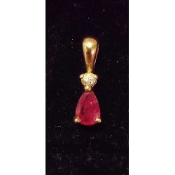 YELLOW GOLD PENDANT - 18 CARATS - PEAR-SHAPED RUBY 6 X 4 MM AND ZYRCONIUM OXIDE