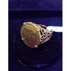 YELLOW GOLD RING - 18 CARATS - COIN HOLDER WITH 10 FRANCS GOLD 'MARIANNE' TYPE - SIZE