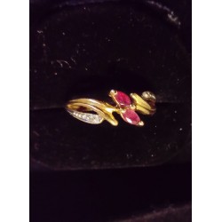 YELLOW GOLD RING - 18 CARATS - ADORNED WITH 2 SHUTTLE RUBIES OF 3.5 MM EACH - SIZE
