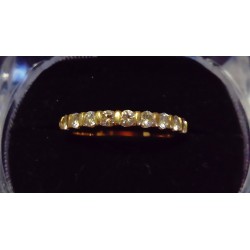 RING IN YELLOW GOLD - 18 CARATS - 9 BRILLIANT OF 0.05 CARAT - SIZE 52