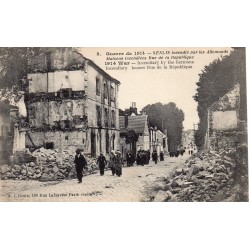 60300 - SENLIS - GUERRE DE 1914 - RUE DE LA RÉPUBLIQUE - MAISONS INCENDIÉES PAR LES ALLEMANDS