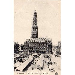 County 62000 - ARRAS - THE TOWN HALL AND THE SMALL SQUARE, A MARKET DAY