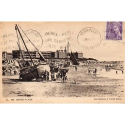 County 62600 - BERCK-PLAGE - BOATS AT LOW TIDE