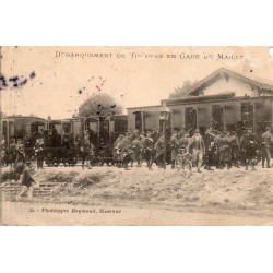 County 10230 - MAILLY - LANDING OF TROOPS AT THE STATION