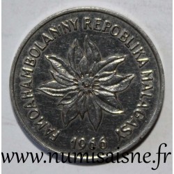 MADAGASCAR - KM 10 - 5 FRANCS 1966 - ZEBU