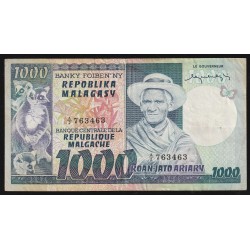 MADAGASCAR - PICK 65 a - 1000 FRANCS - 200 ARIARY - undated (1974 )