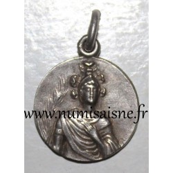 PENDANT - Figure in toga and feathered helmet - SILVER