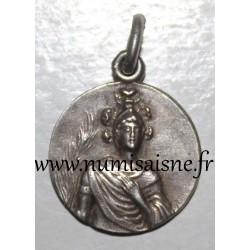 PENDENTIF - Personnage en toge et casque à plumes - ARGENT