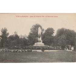51300 - VITRY-LE-FRANCOIS - JARDIN DE L'HÔTEL DE VILLE - LE MONUMENT CARNOT