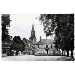 County 51250 - SUIPPES - THE CHURCH AND THE TOWN HALL