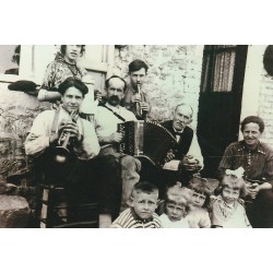 OLD PHOTO - MUSICIANS