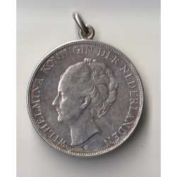 PENDENTIF EN ARGENT - 2 ½...